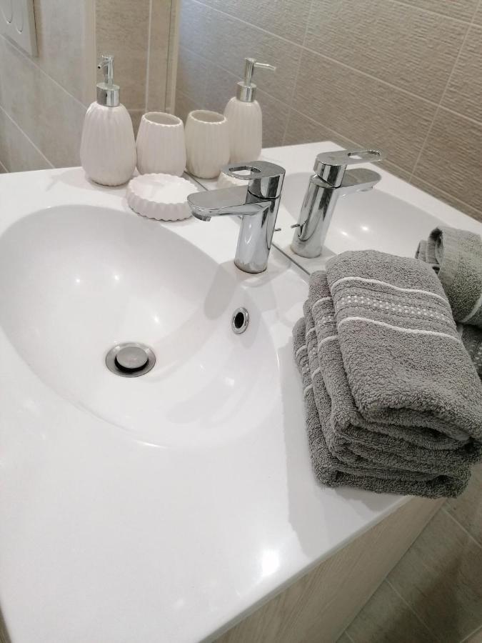 Hotel Entre Les 2 Roches Prisse Bagian luar foto